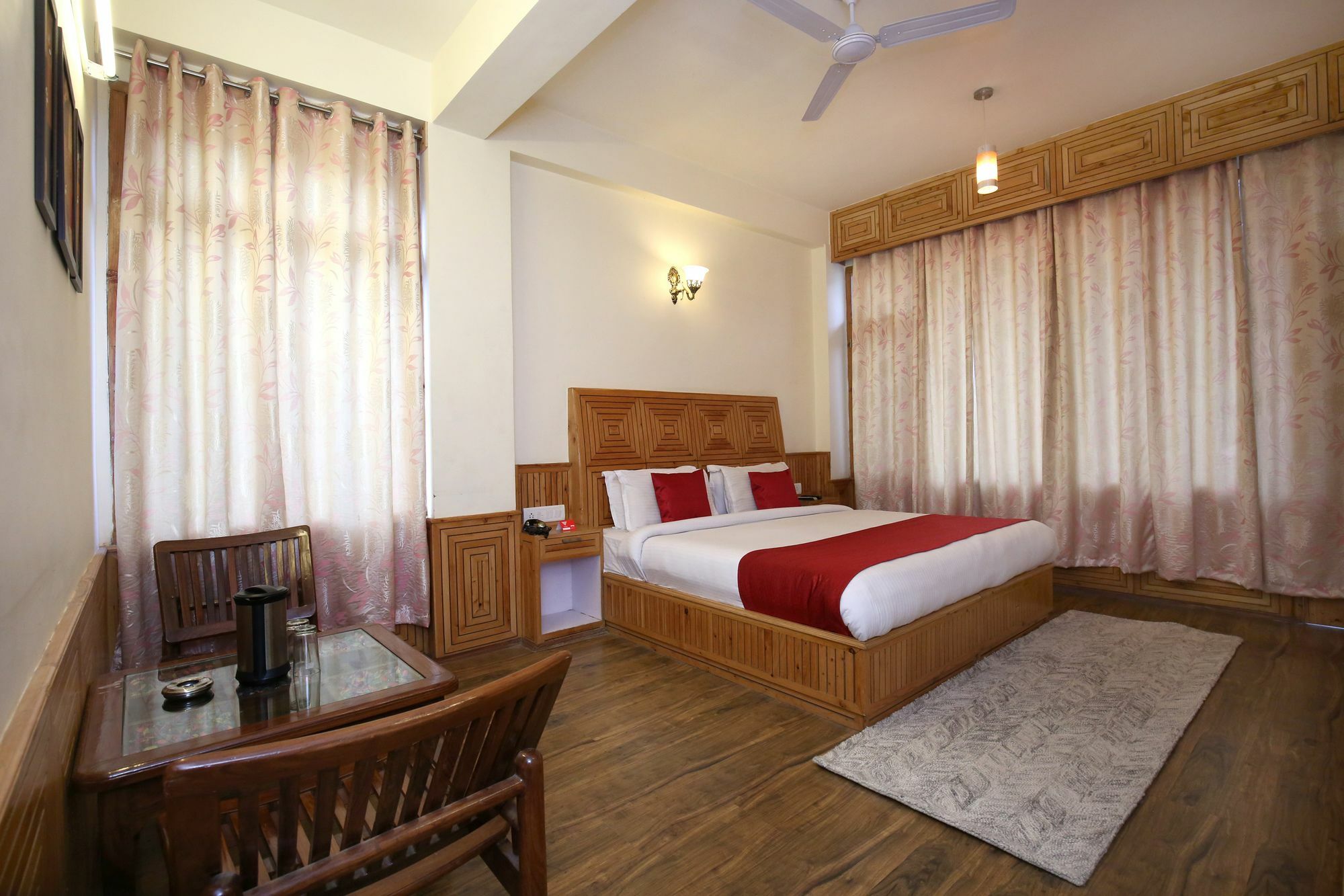 Oyo 10116 Hotel Rhythm Retreat Manāli Buitenkant foto